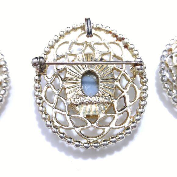 Vintage Sarah Coventry Cameo Brooch Earrings Set, 1970s - Picture 8 of 10